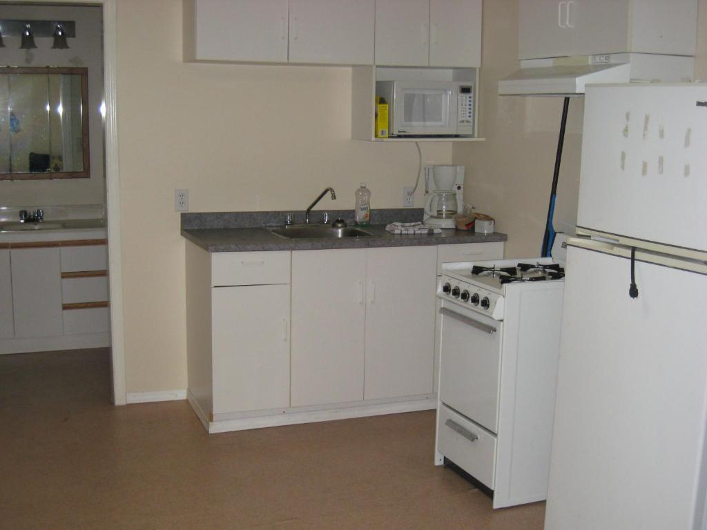 Fraser Bridge Inn And Rv Park Quesnel Habitación foto